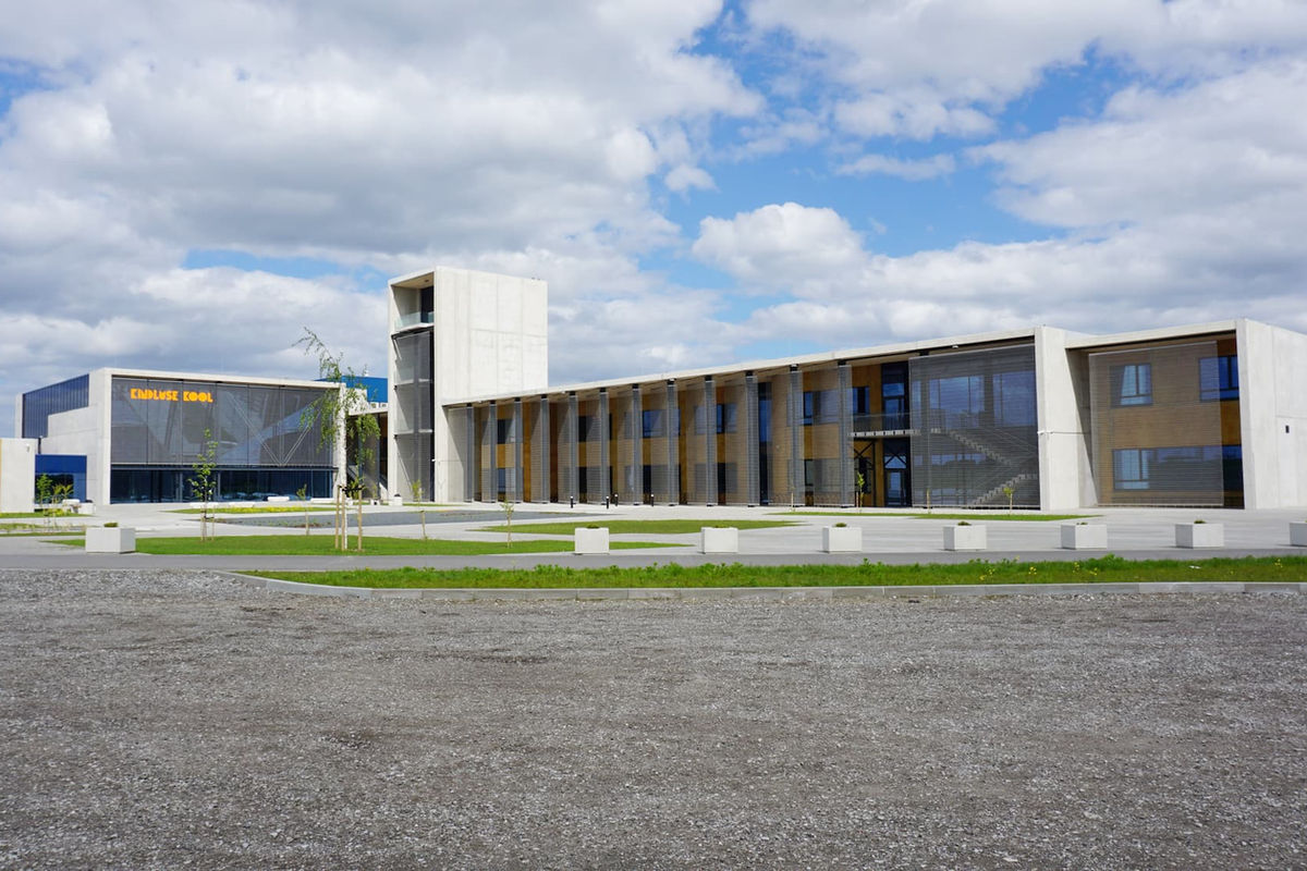 Kindluse kool, Tallinn – hoone Betoneksi raudbetoonelementidest